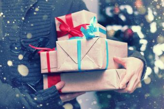 3 creative ways to drive sales through holiday decorations.